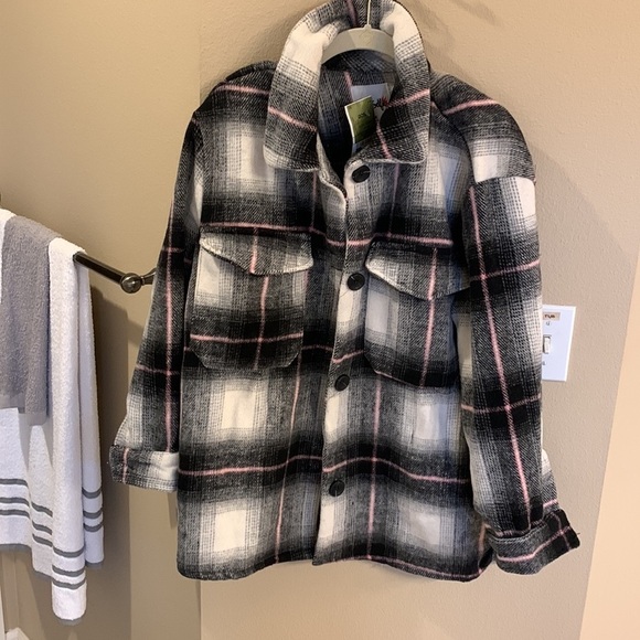 NWT Miss Selfie Oversized Shacket M – Grey Pink Plaid Button Jacket Casual Cozy - Picture 6 of 15